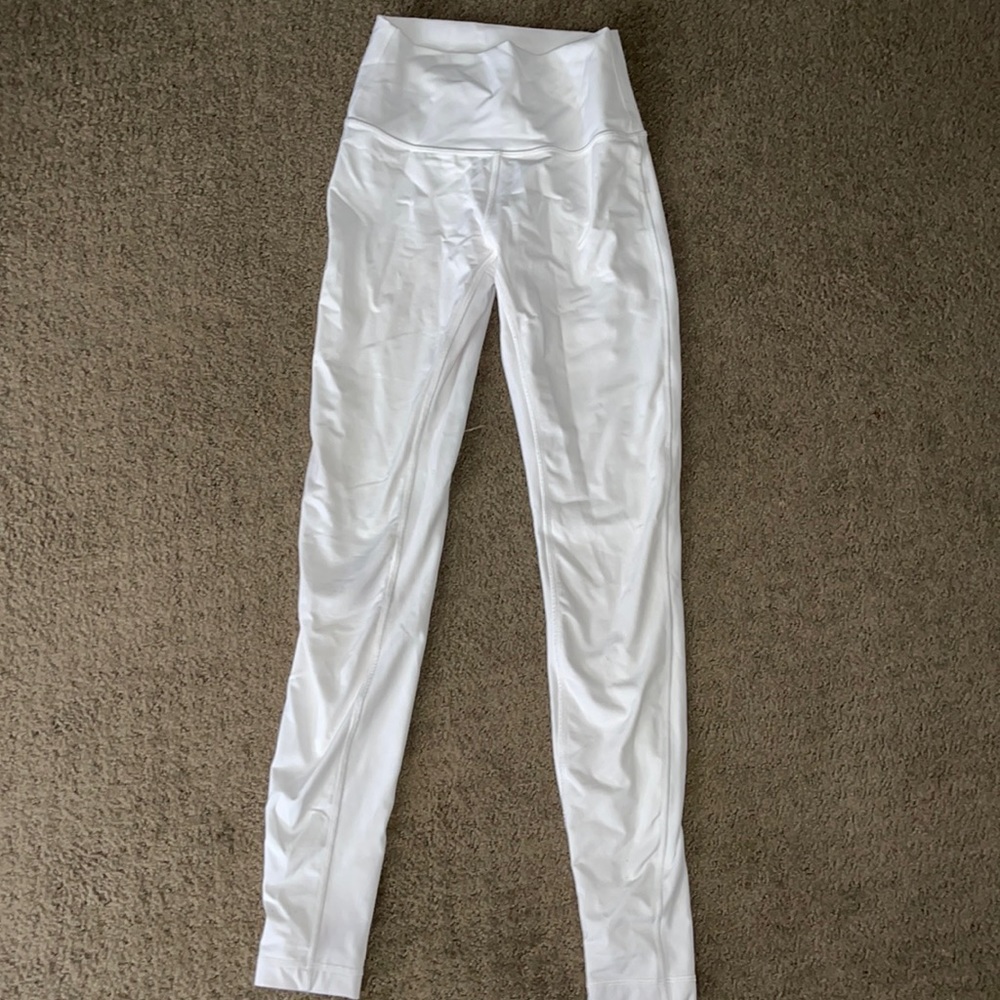White Lululemond WunderUnder leggings